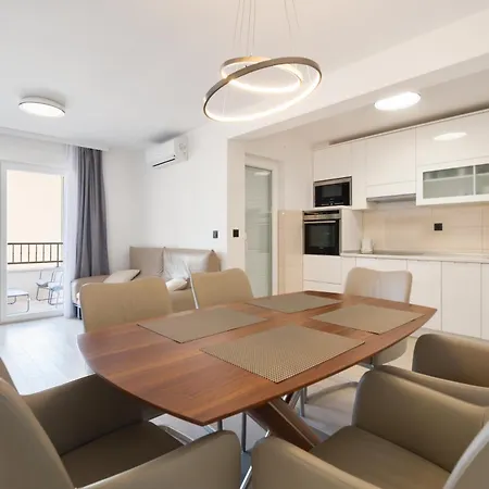 Sunny Jakovina 1 ماكارسكا